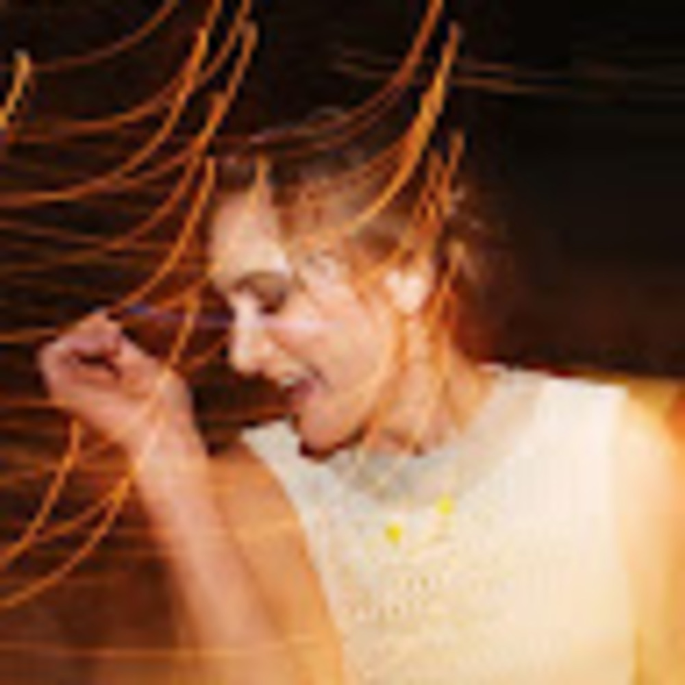 Meet your Posher, Elena